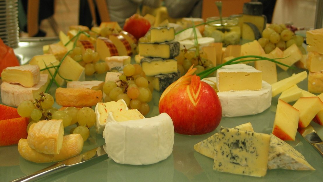 Käsebuffet mit ausgewählten Käsesorten