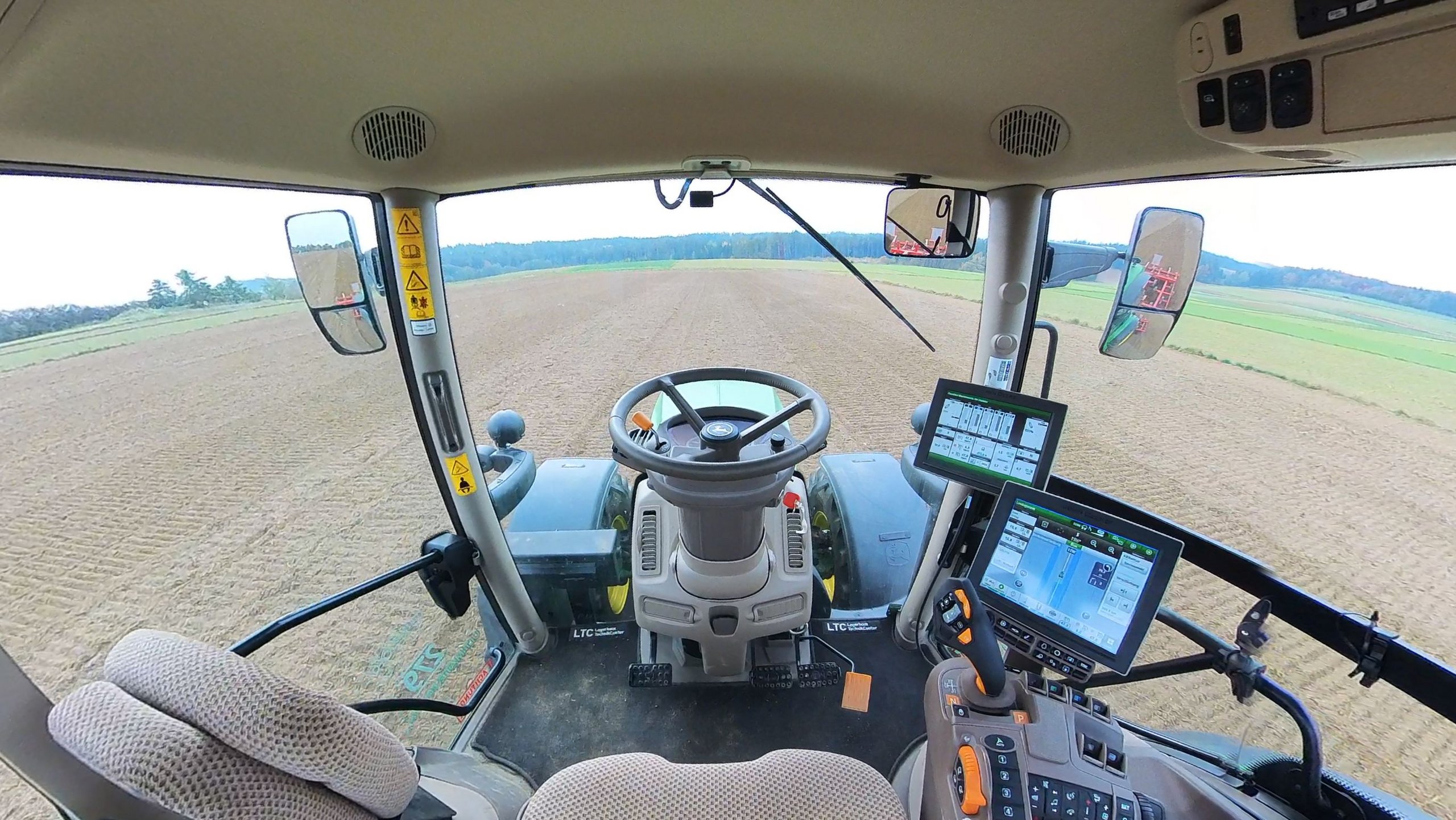 Rundumsicht im Traktor 