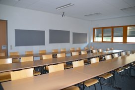 Seminarraum 6 mit Aufstellung Schulklasse 